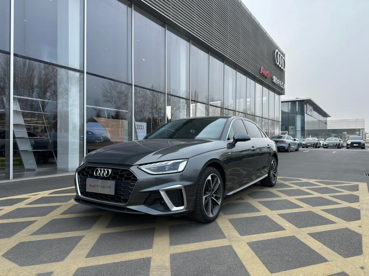 Audi A4L 40 TFSI (Stylish Dynamic Trim)