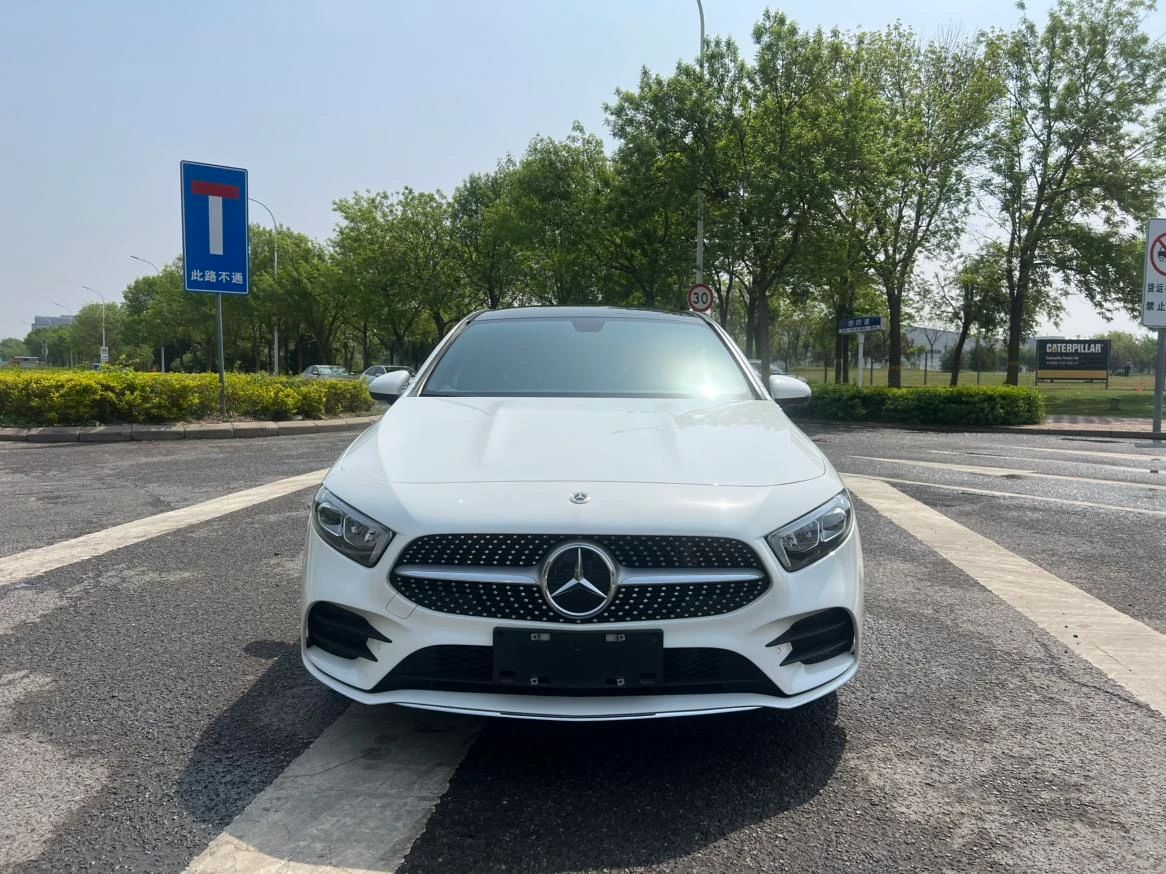 Mercedes-Benz A-class 200 L Sport Sedan - exterior