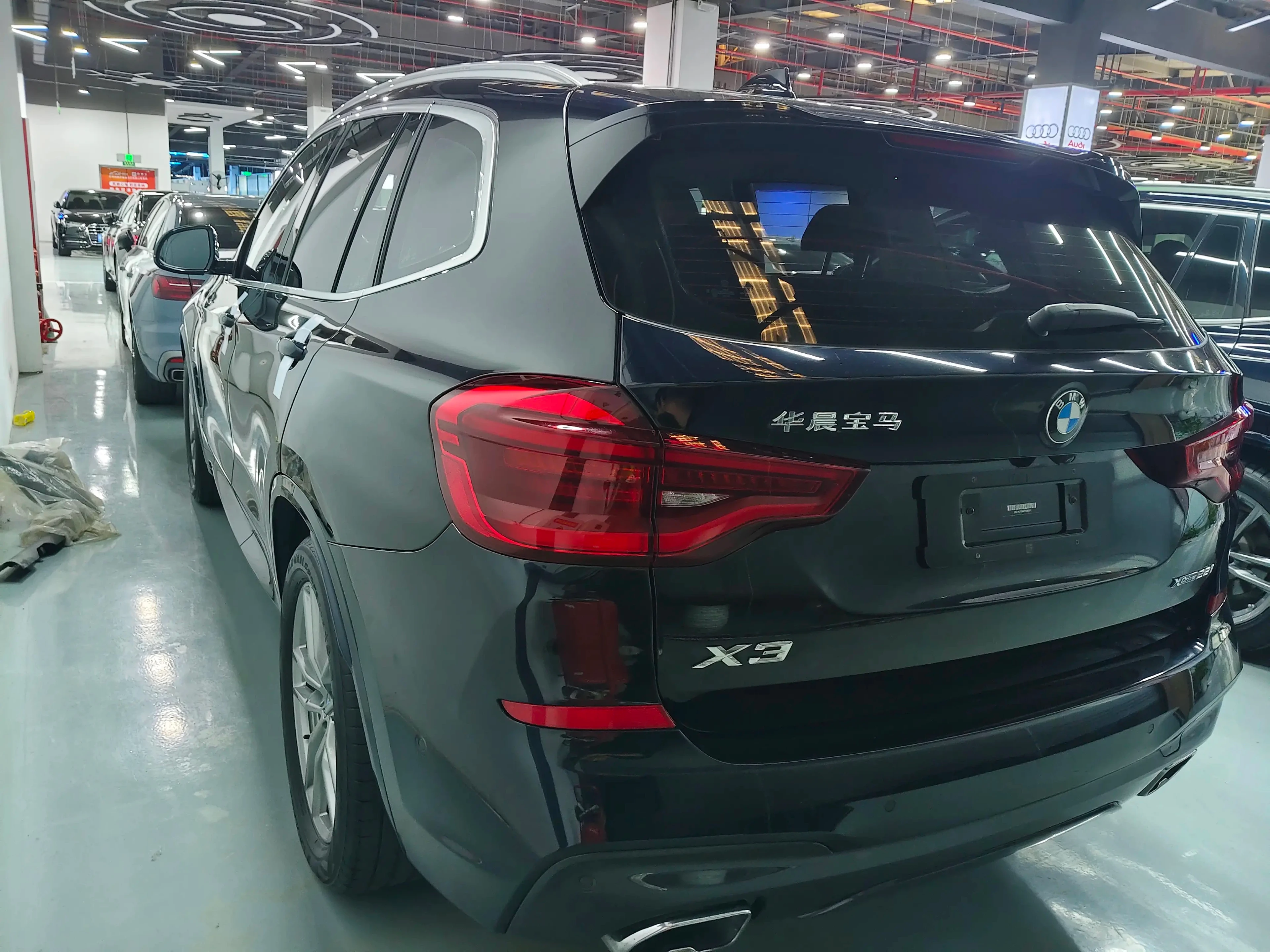 BMW X3 30i Leading - exterior