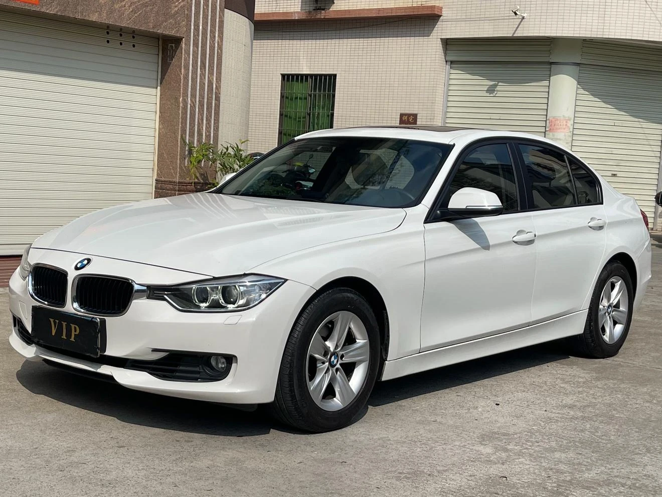 BMW 320i 