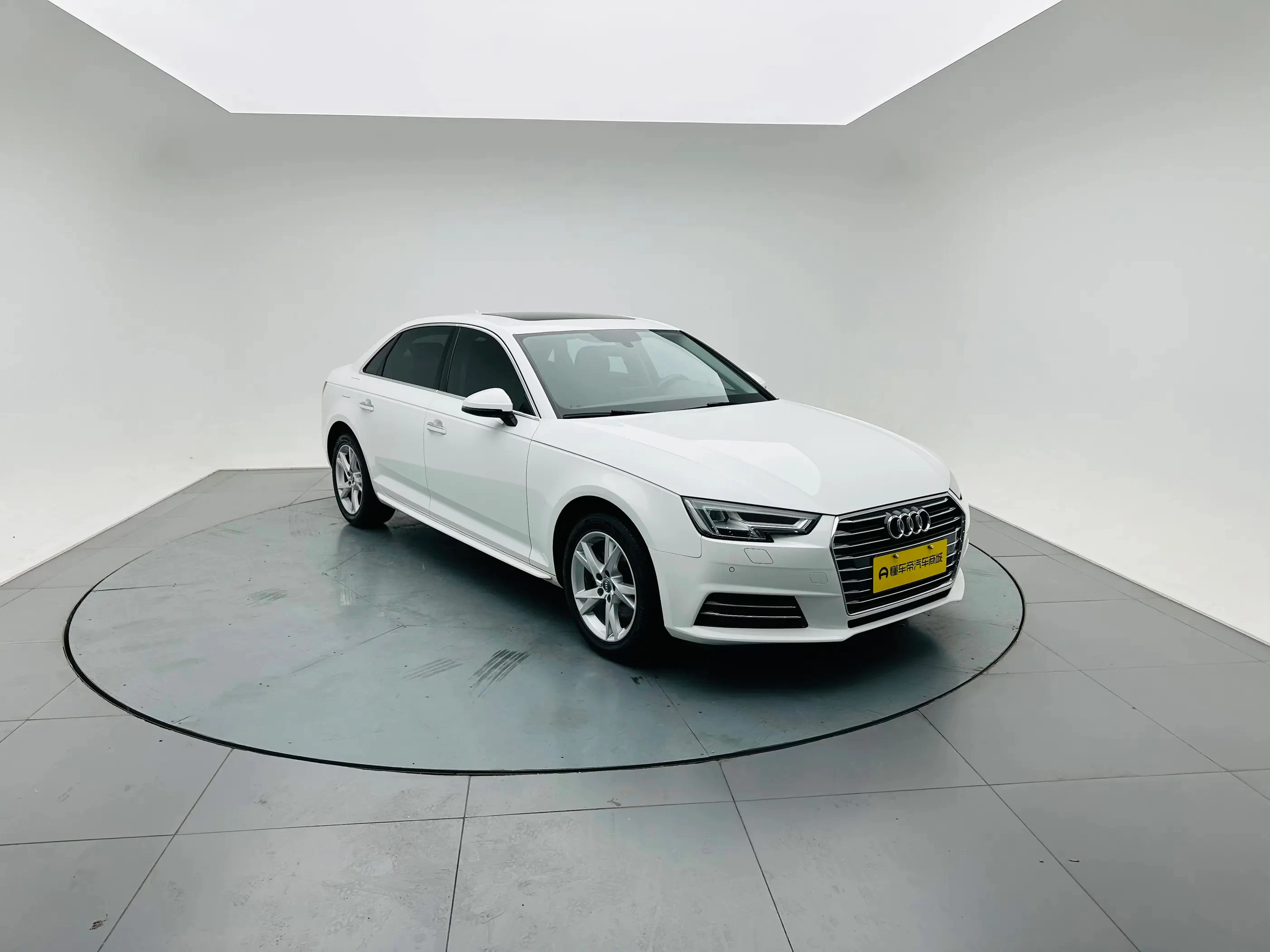 Audi A4L 45TFSI  - exterior