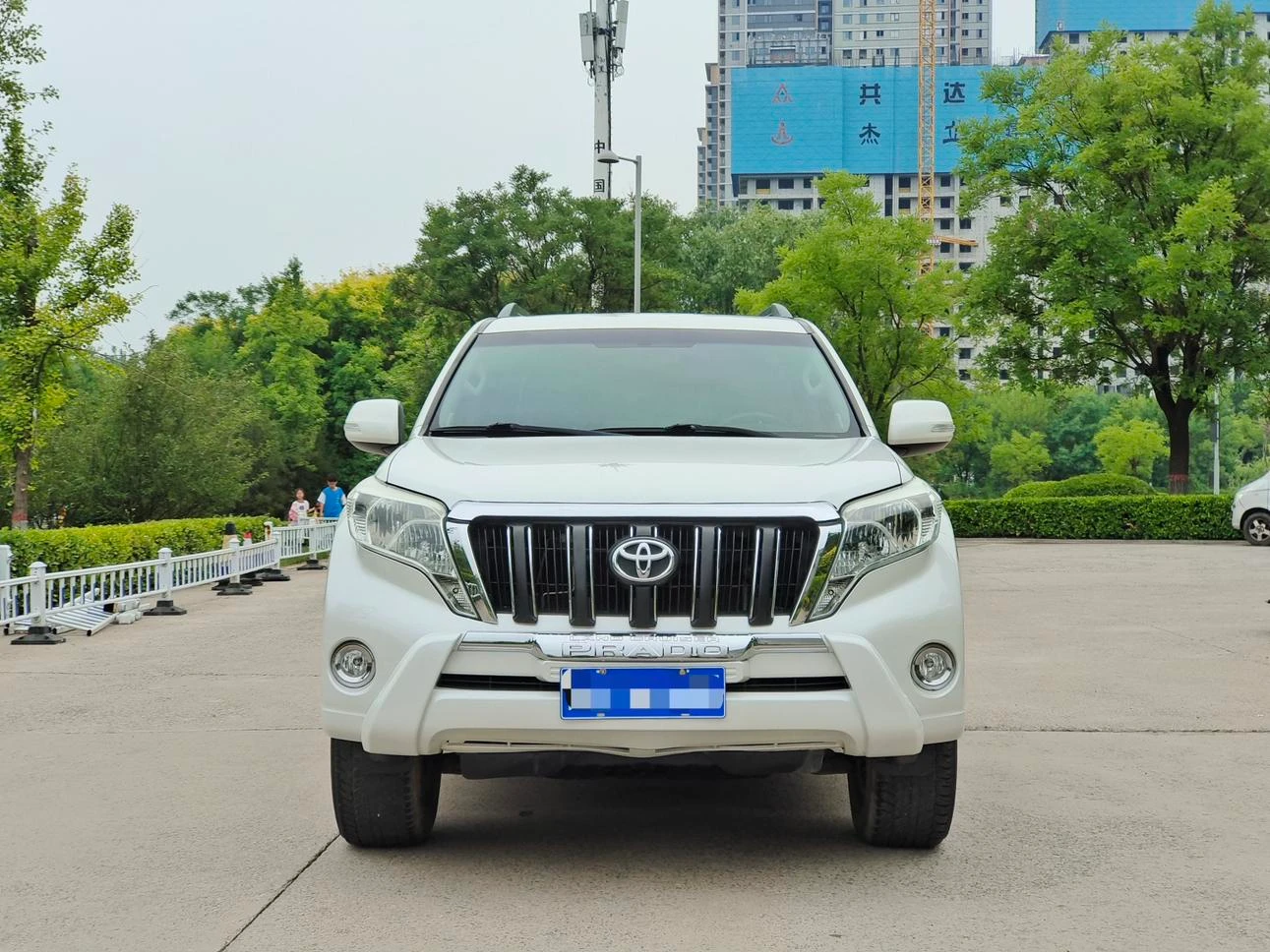 Toyota Prado 2.7L (Standard Trim) - exterior