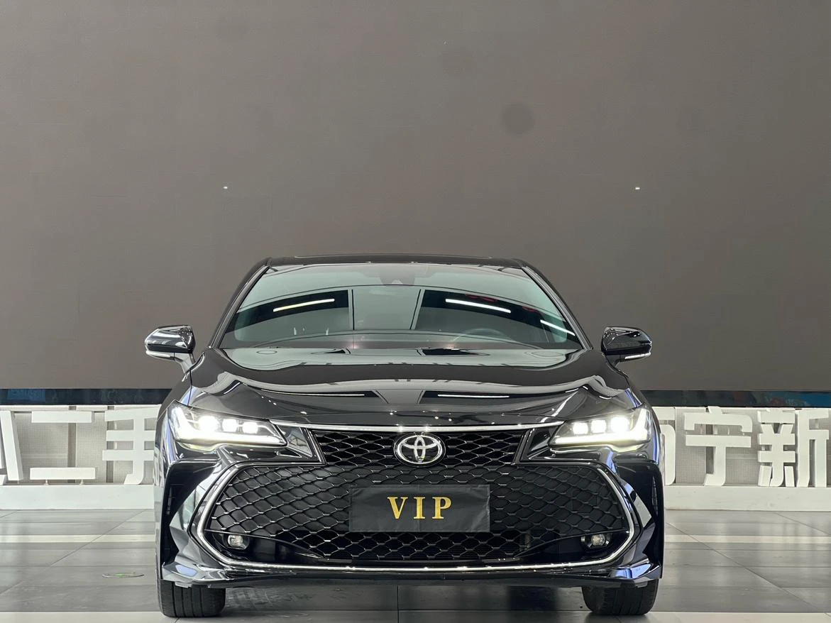 Toyota Avalon 2.5L Automatic Luxury Edition - exterior