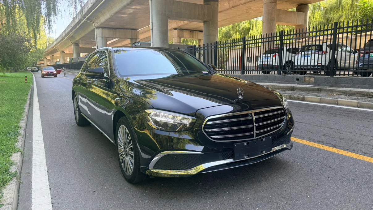 Mercedes-Benz E-Class E300L  - exterior