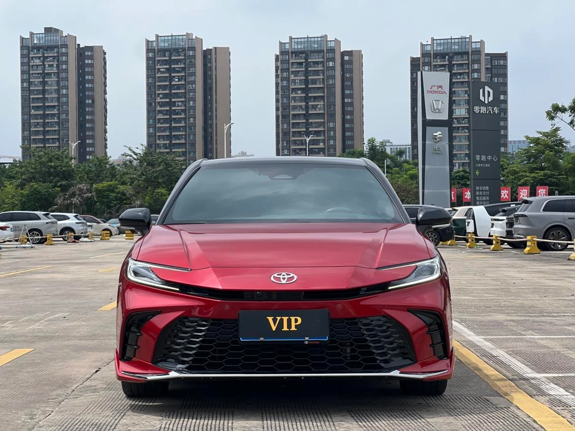 Toyota Camry Hybrid 2.0HS Sport Edition - exterior