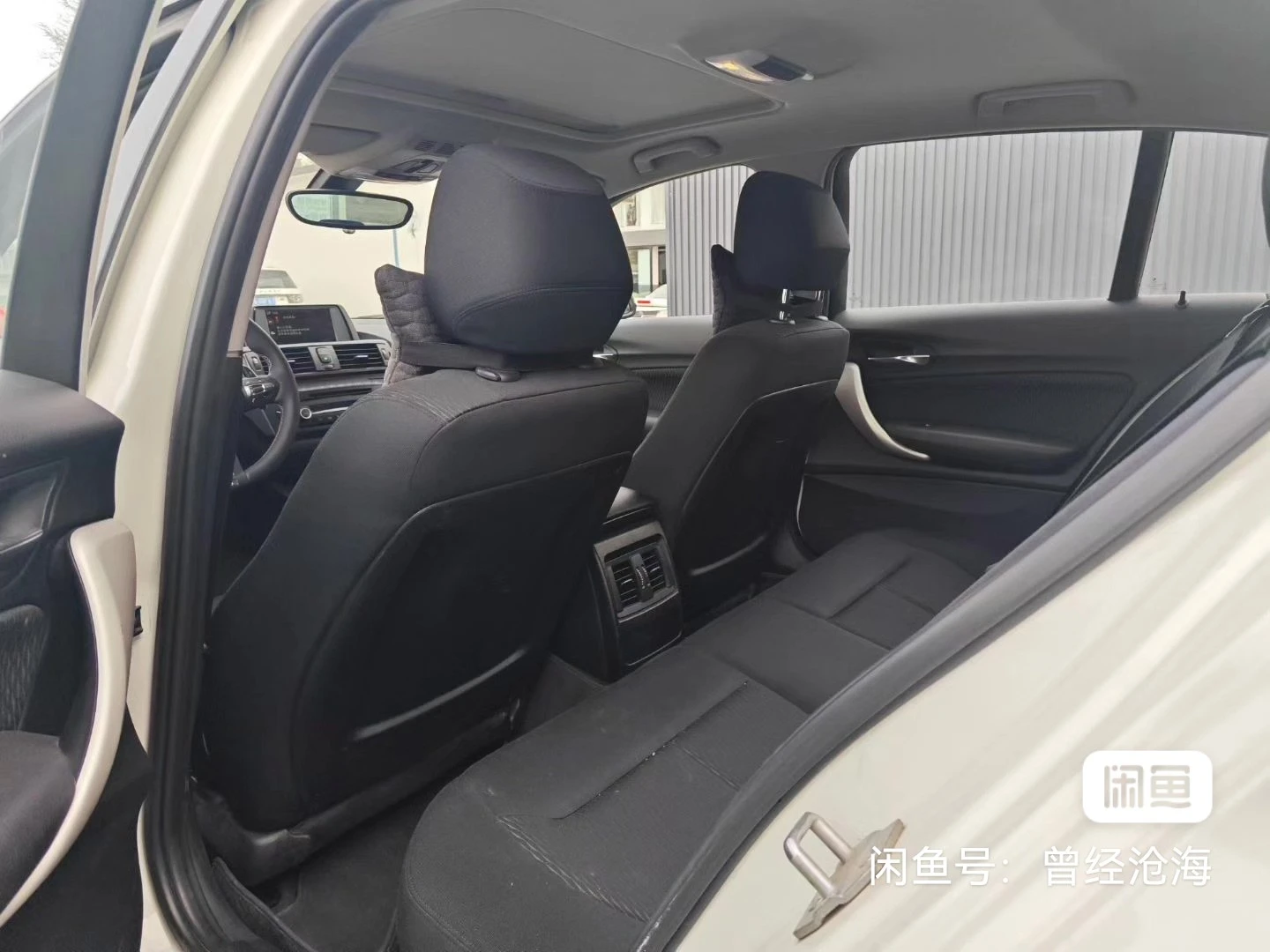 BMW 118i - interior