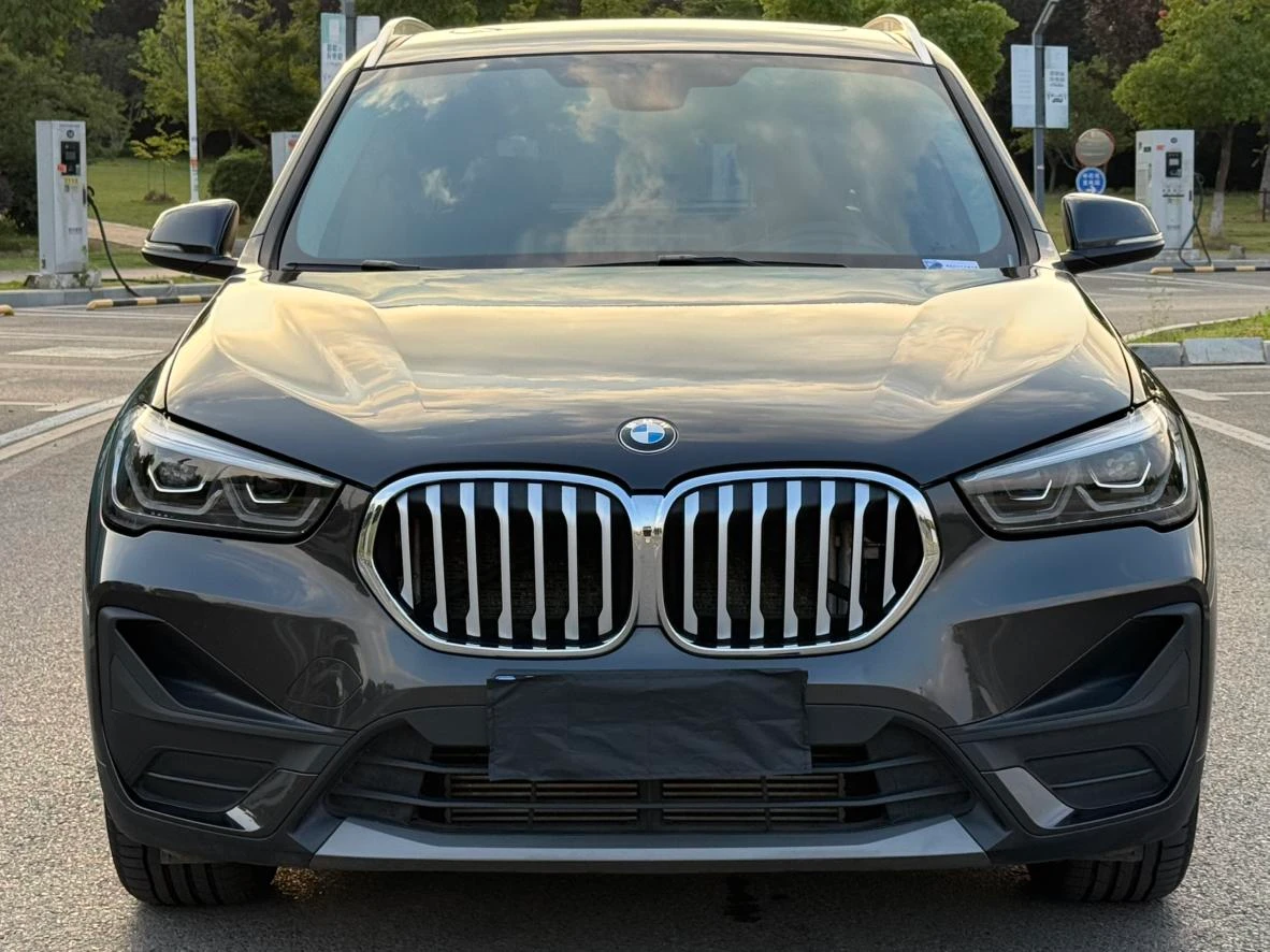 BMW X1 sDrive25Li Leading