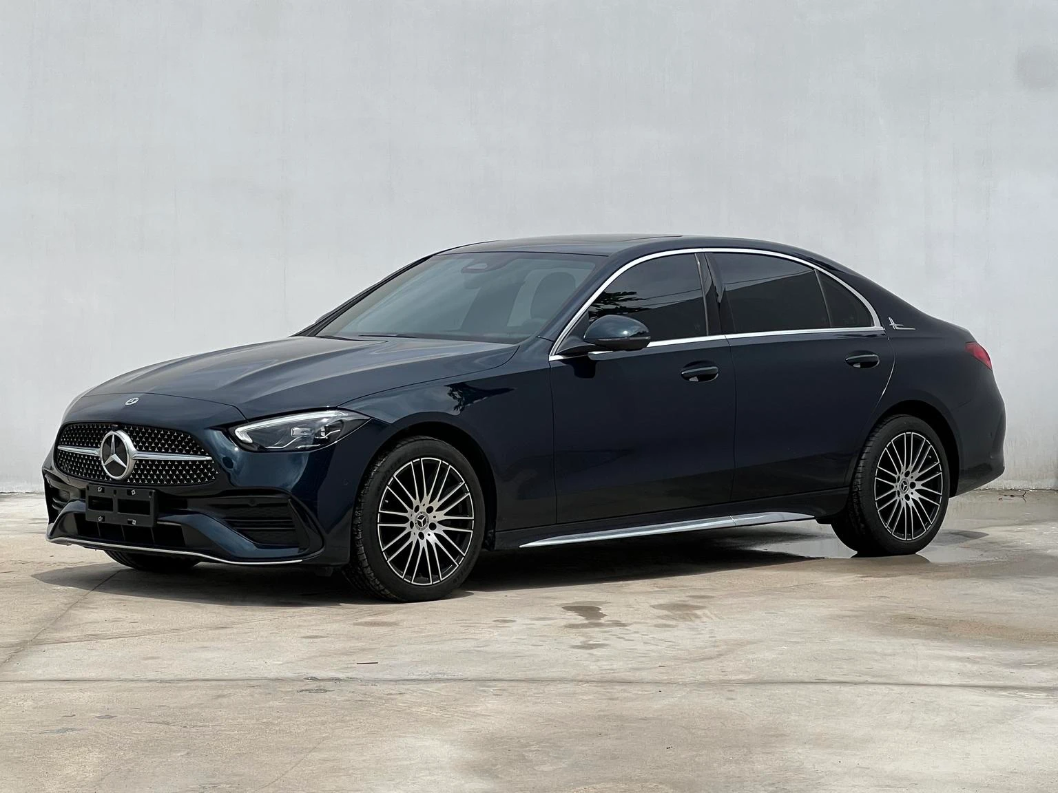 Mercedes-Benz C-Class C200 L Sport Edition - exterior
