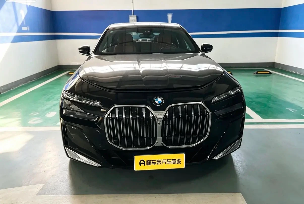 BMW 7 Series 740Li Luxury Edition - exterior