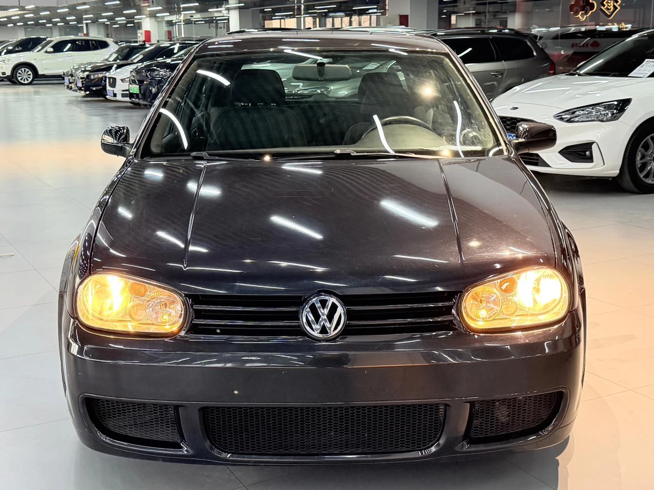 Volkswagen Golf 1.6L AT (Colorful Edition) - exterior