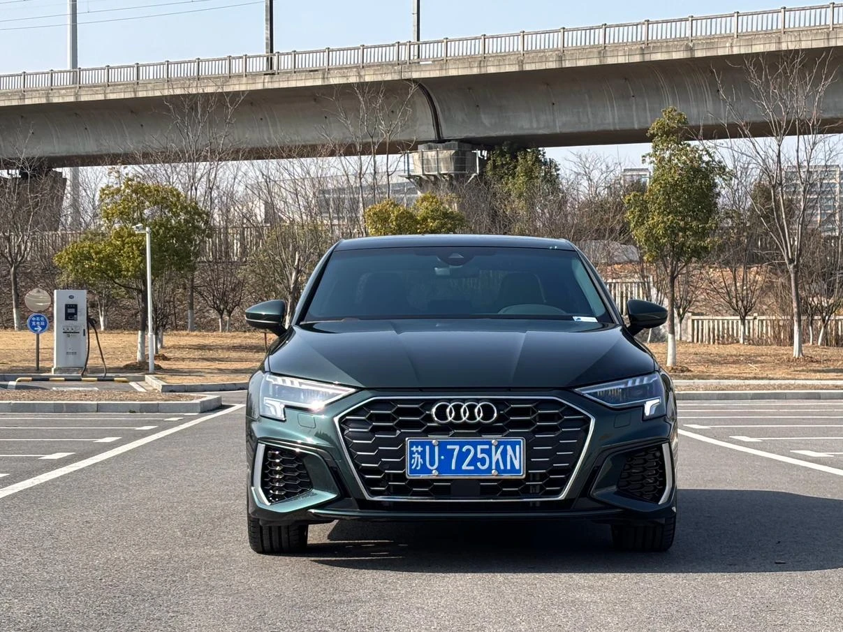 Audi A3L Limousine 35 TFSI Sporty Style - exterior
