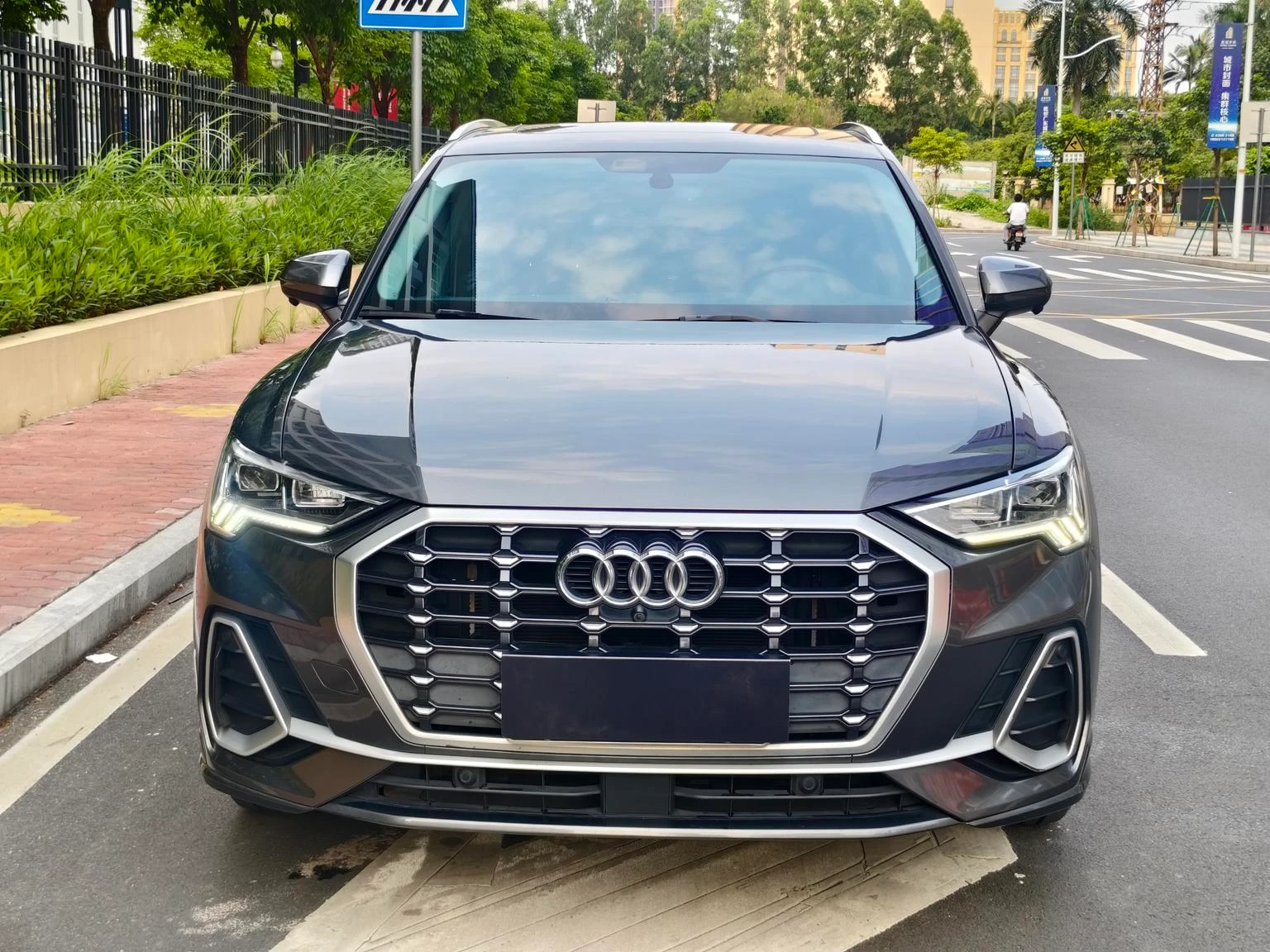Audi Q3 35 TFSI Progressive Dynamic - exterior