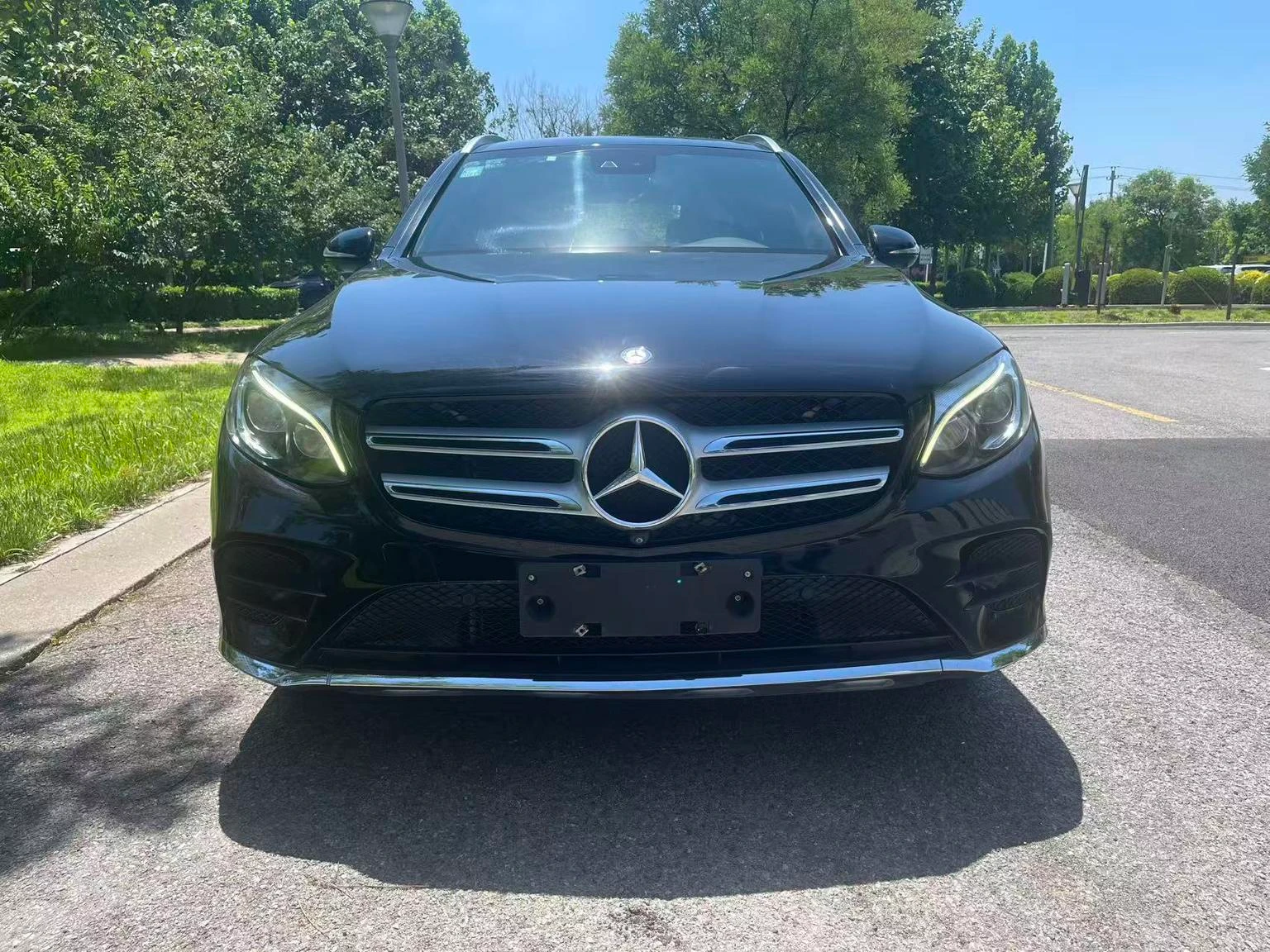Mercedes-Benz GLC300 4MATIC Luxury - exterior