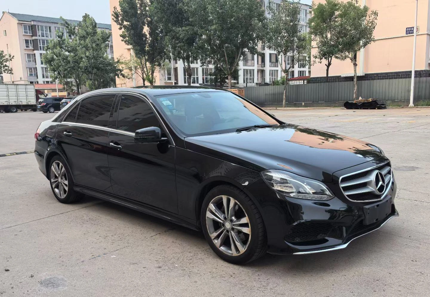 Mercedes-Benz E260 L Sport Edition - exterior