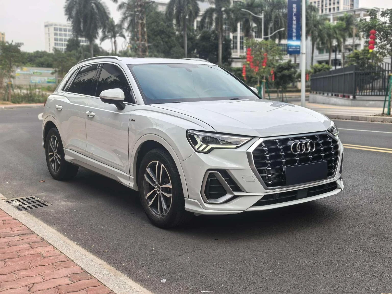 Audi Q3 35 TFSI (Entry Dynamic Trim) - exterior