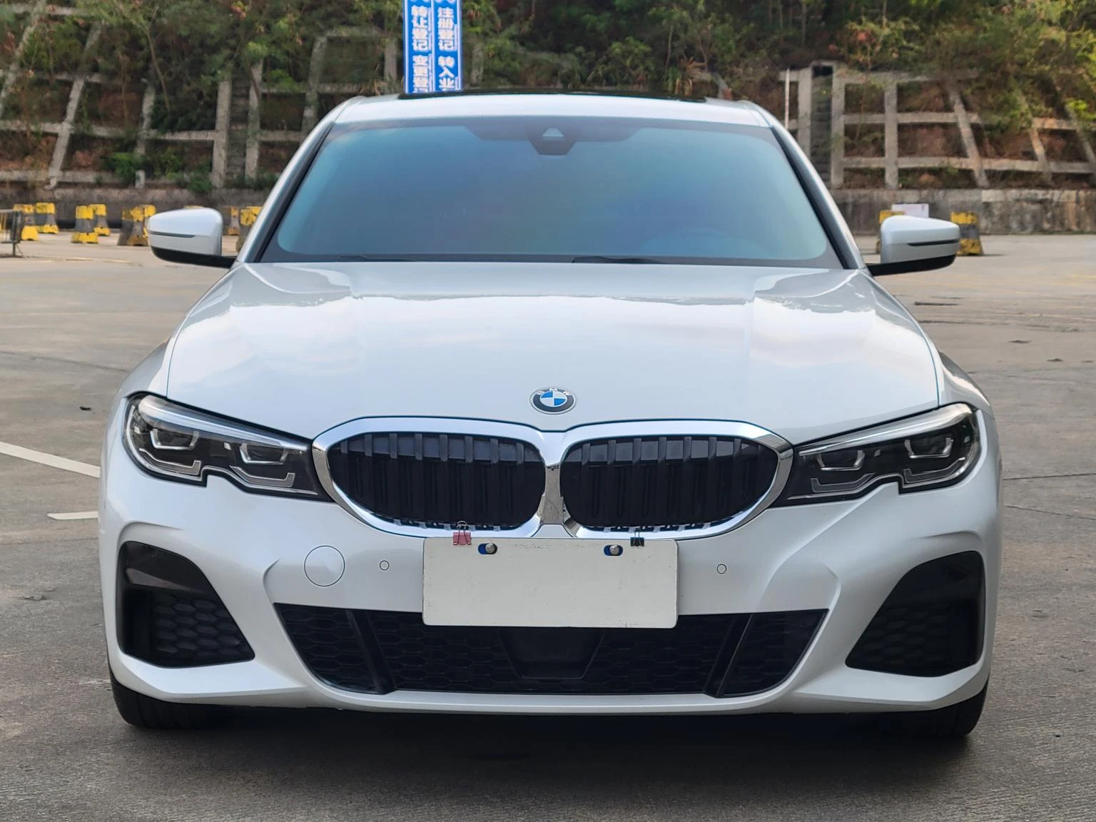 BMW 3 Series  325Li M Sport - exterior