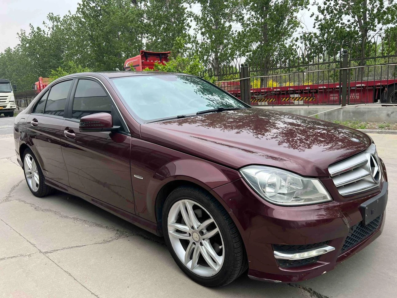 Mercedes-Benz C 180 CGI  - exterior