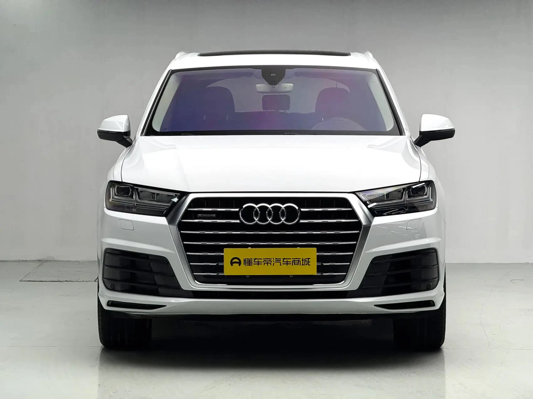 Audi Q7 40 TFSI Sport Trim - exterior