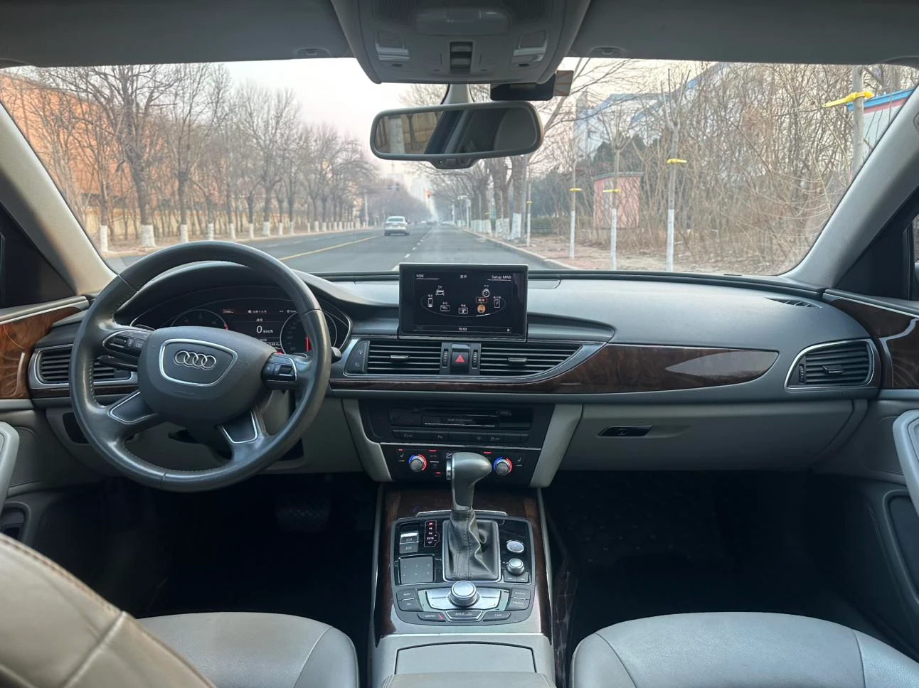 Audi A6L - interior
