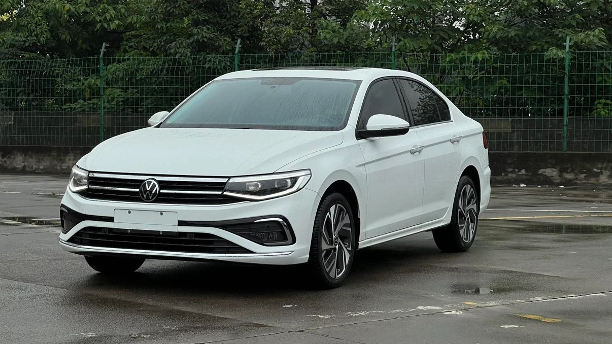 Volkswagen Bora 200TSI DSG Smart Edition