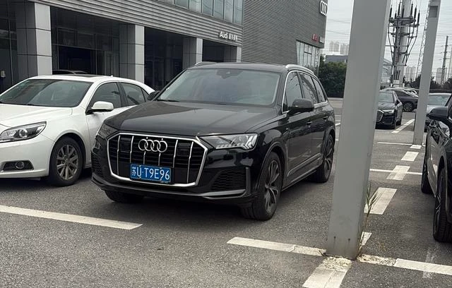 Audi Q7 55 TFSI Sport Trim