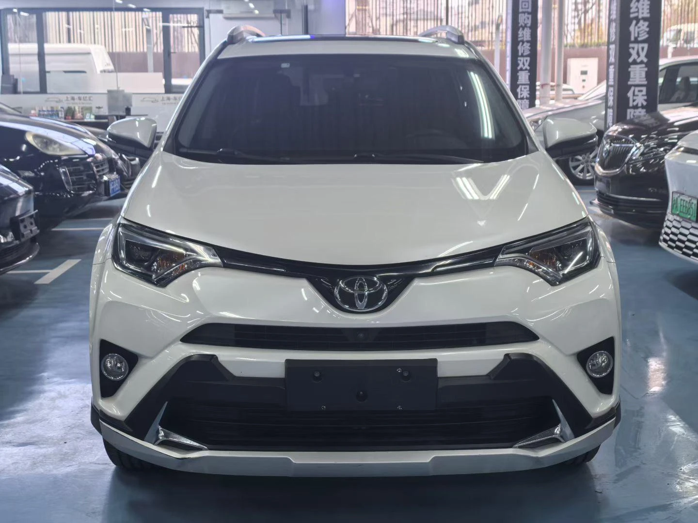 Toyota RAV4 CVT 2WD - exterior