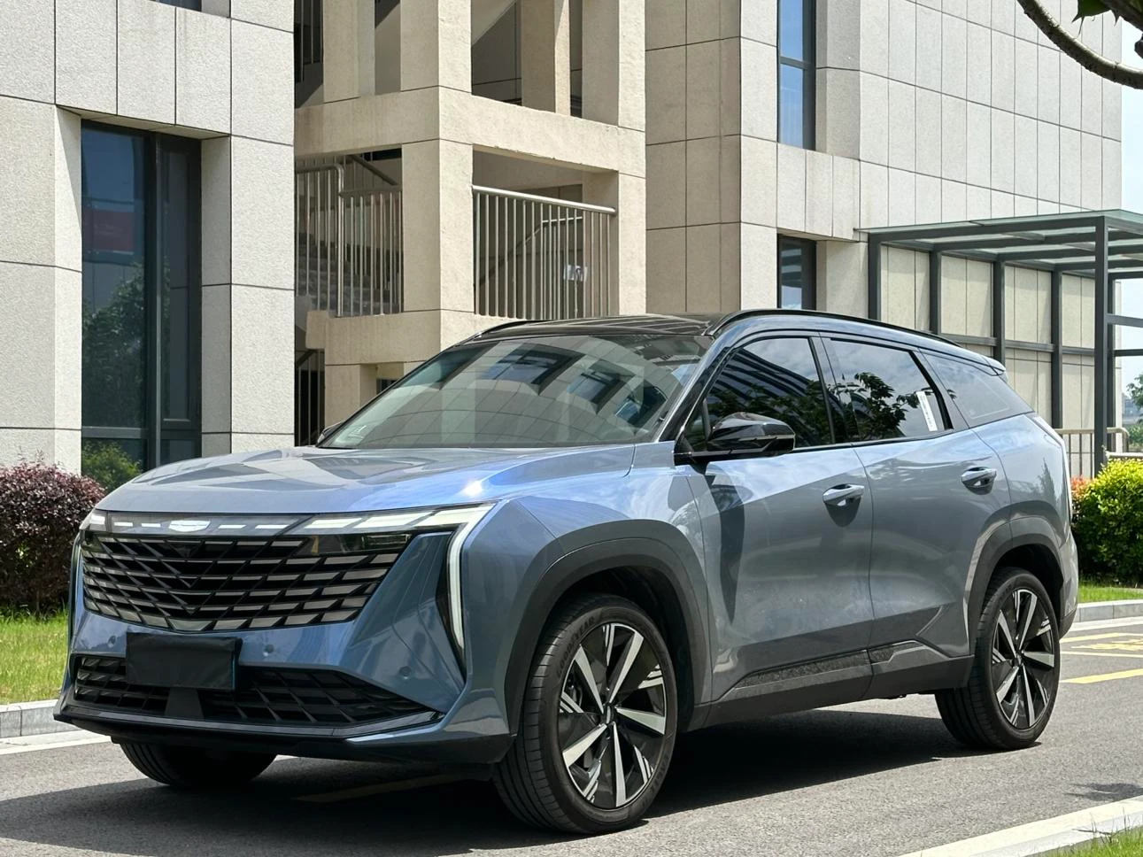 Geely Boyue L 2.0TD DCT Premium - exterior