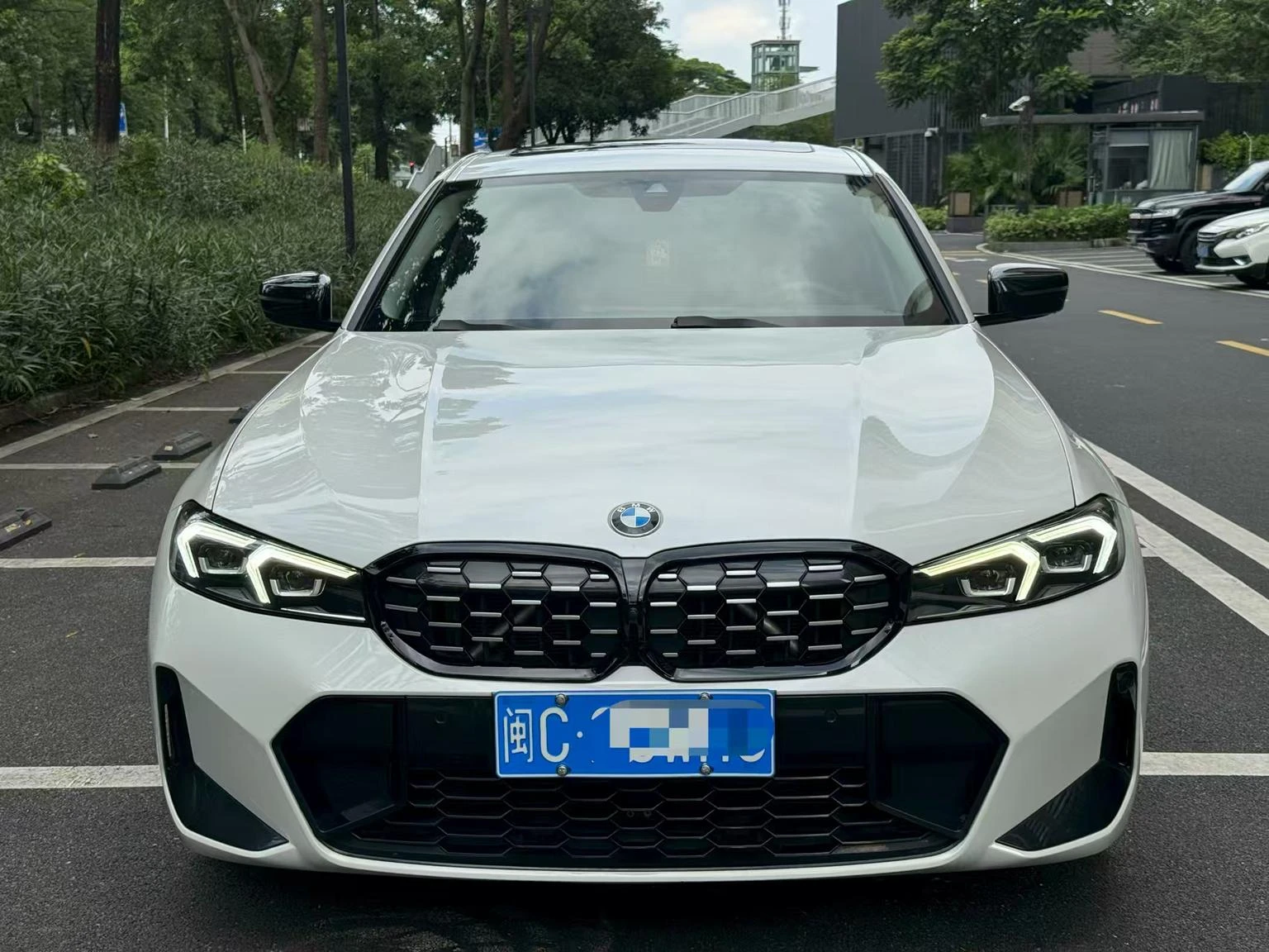 BMW 3 Series 325i M Sport Shadow Edition - exterior
