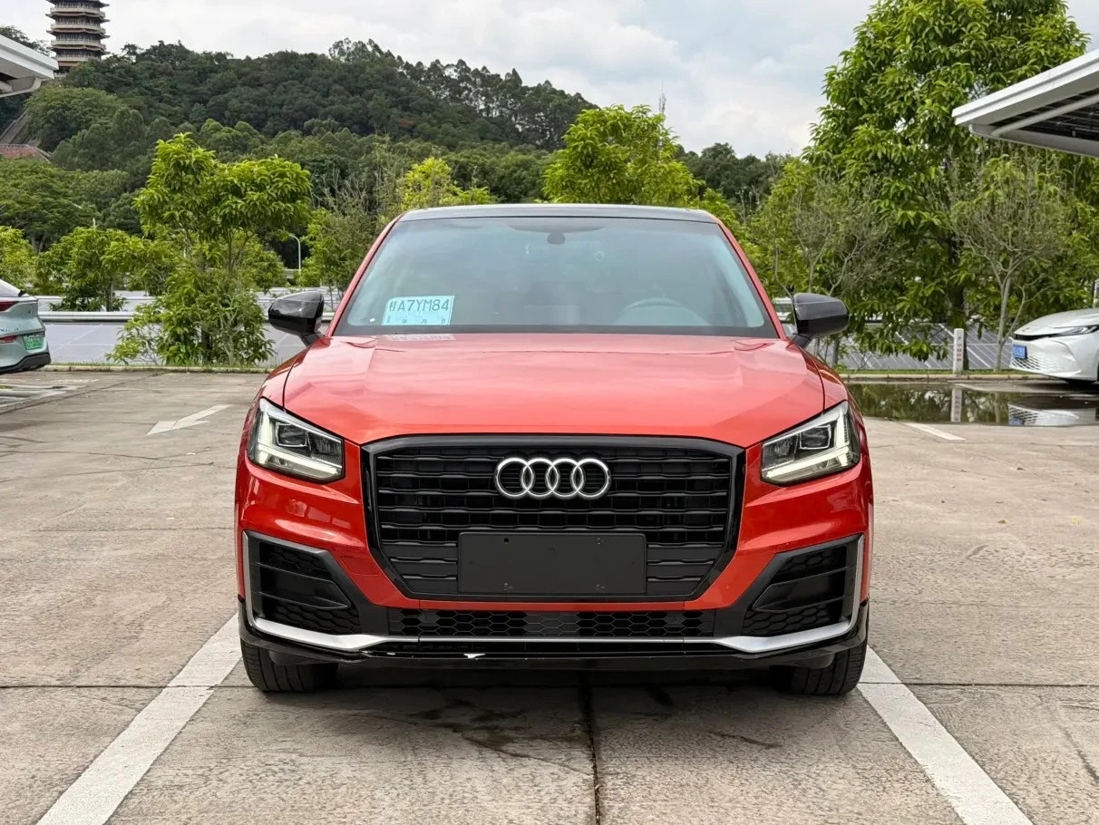 Audi Q2L 35TFSI Fashion Dynamic - exterior