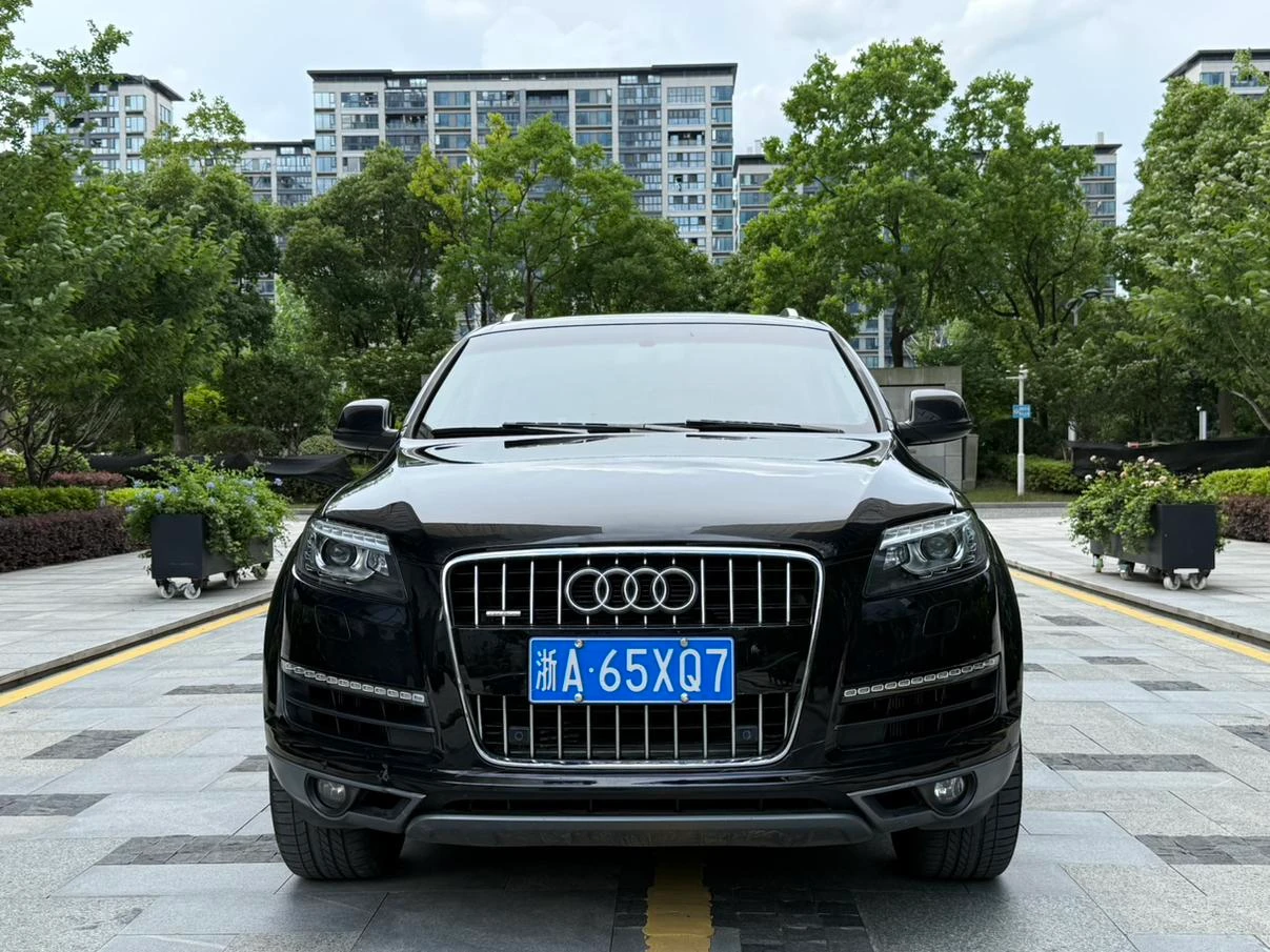 Audi Q7  35 TFSI  - exterior