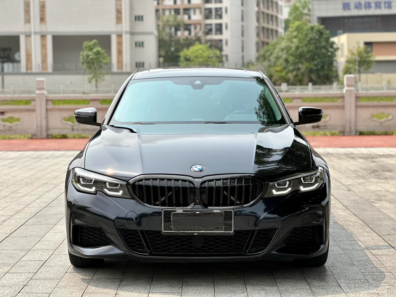 BMW 3 Series 325Li M Sport - exterior