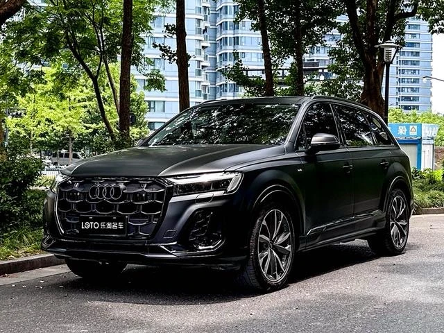 Audi Q7 45 TFSI Sport Trim