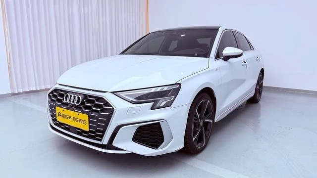 Audi A3 35 TFSI Fashion Progressive Trim