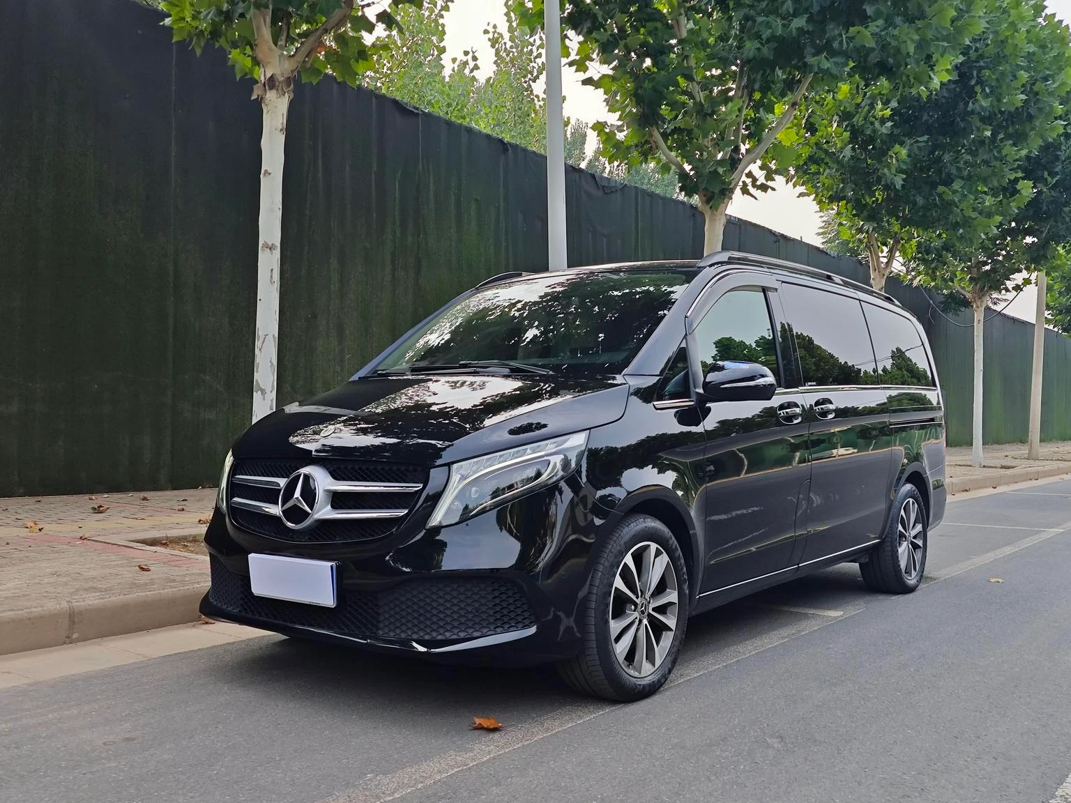 Mercedes-Benz V-Class V260