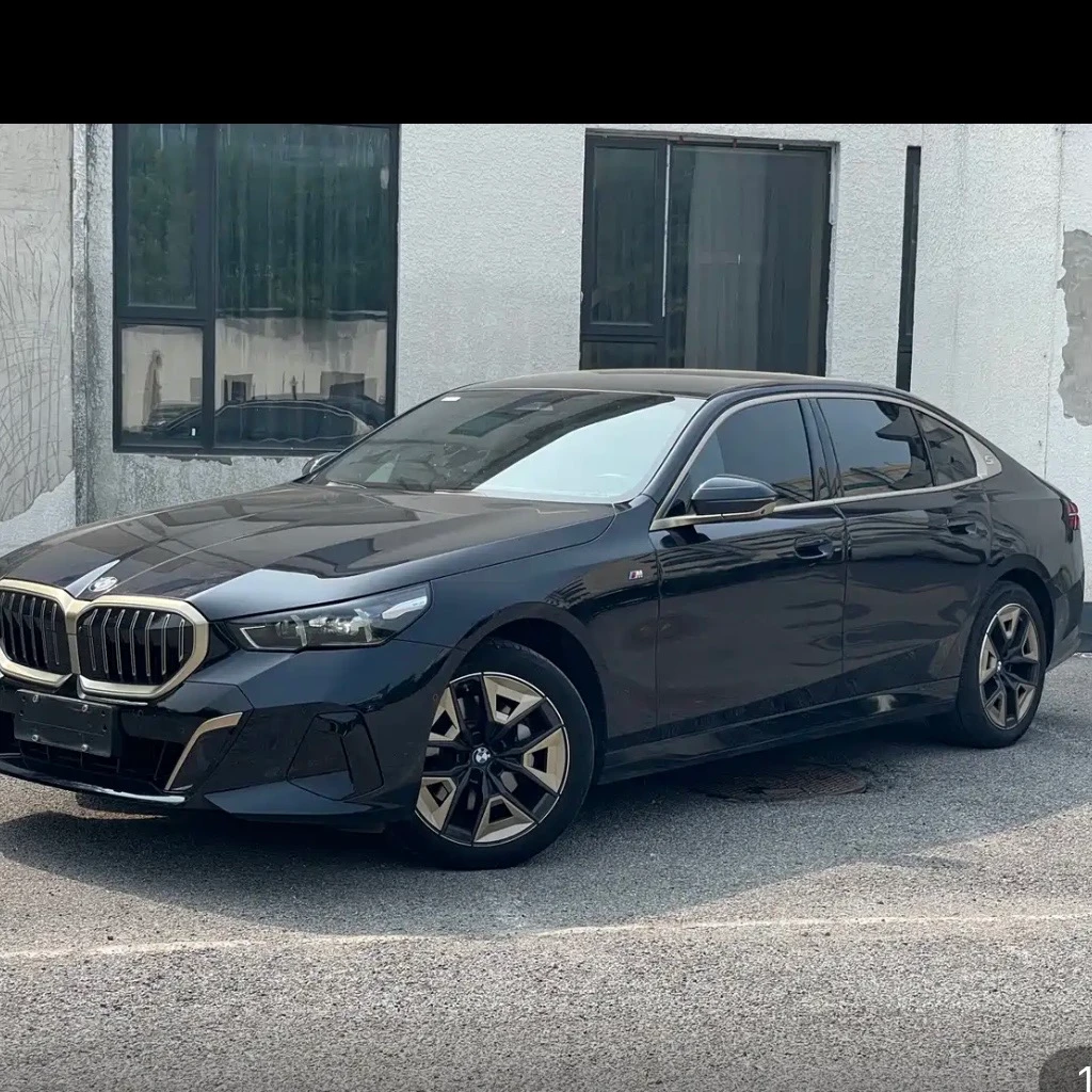 BMW 5 Series 530Li Leading