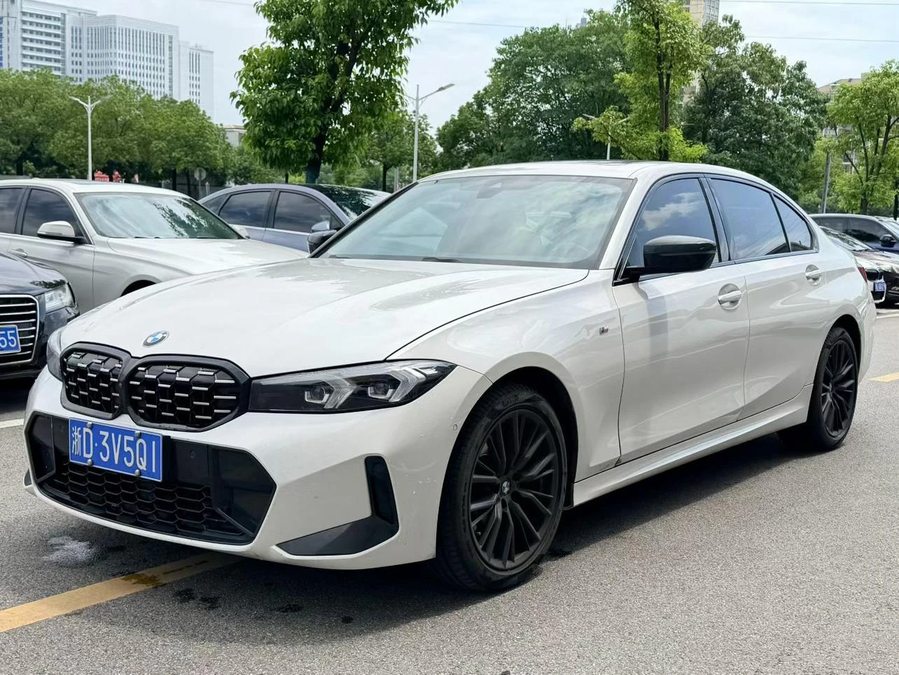 BMW 3 Series 325Li M Sport Shadow Edition
