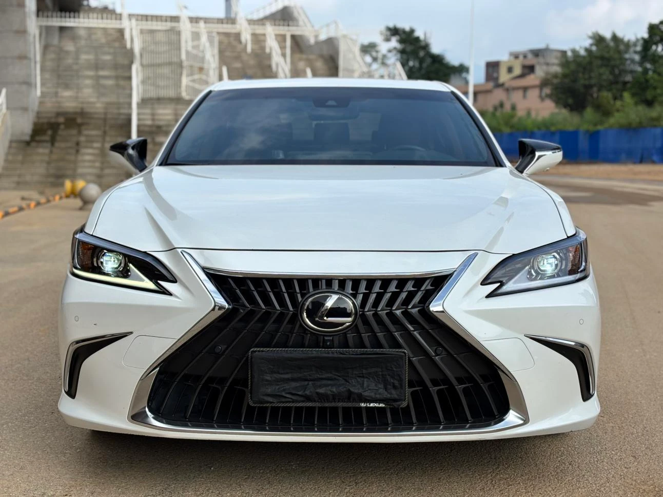 Lexus ES 200 Premium - exterior