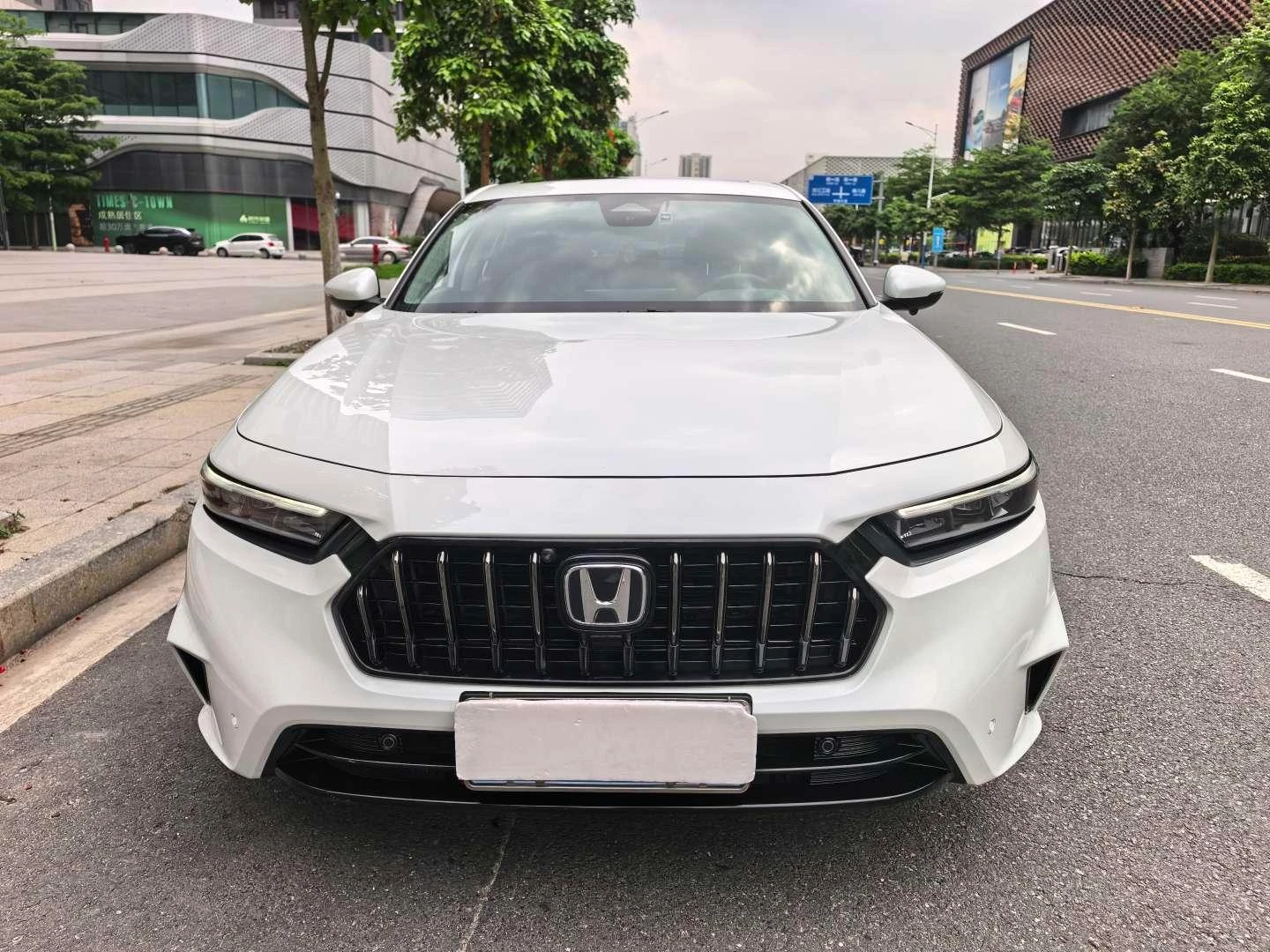 Honda Inspire 260TURBO Elite Edition - exterior