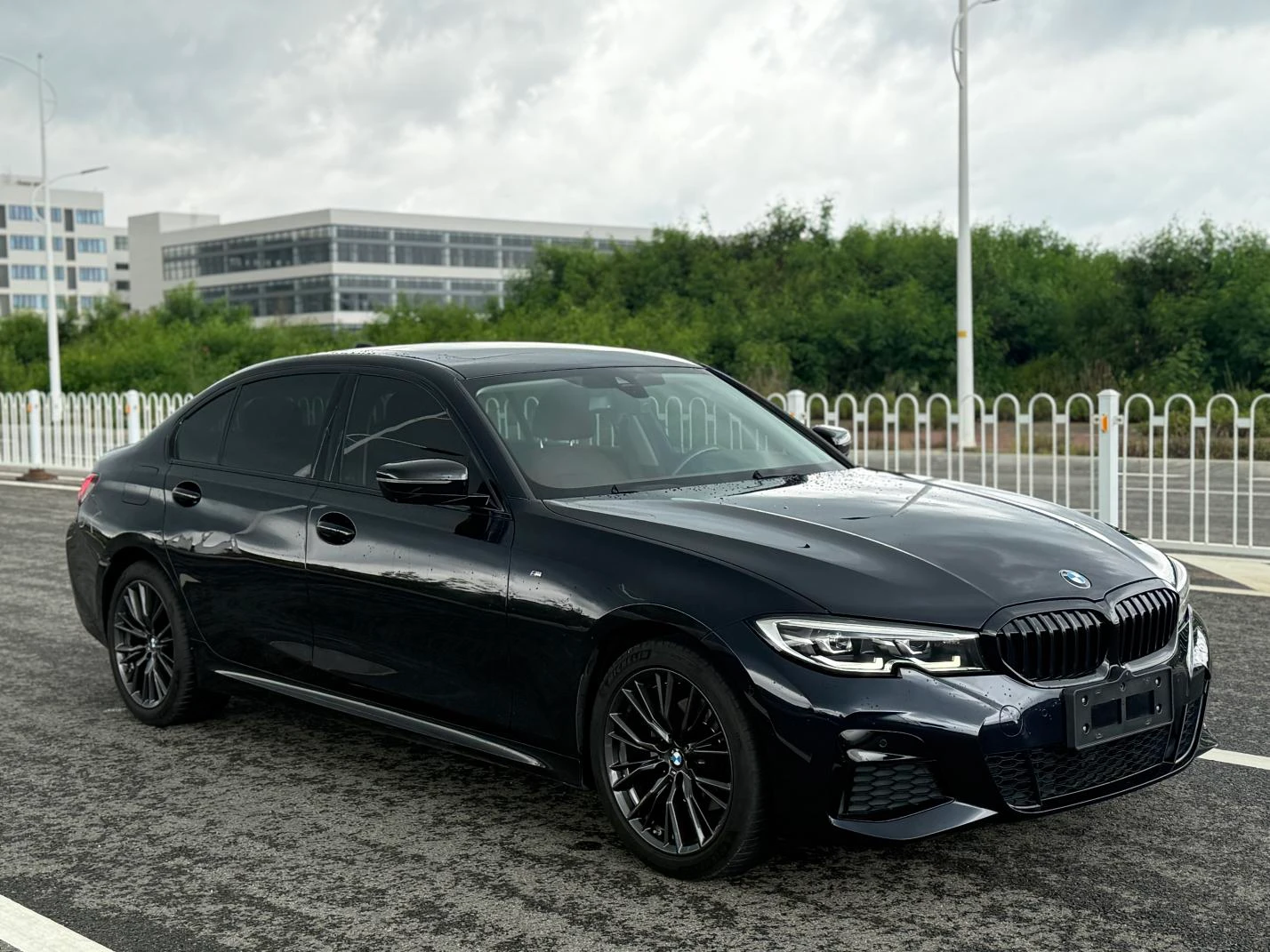 BMW 3 Series 325i M Sport Shadow Edition Package