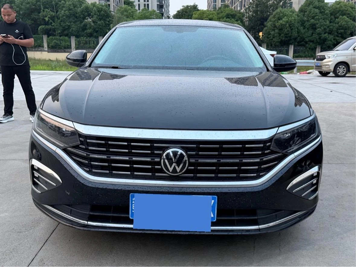Volkswagen Passat 380TSI Elite Edition - exterior
