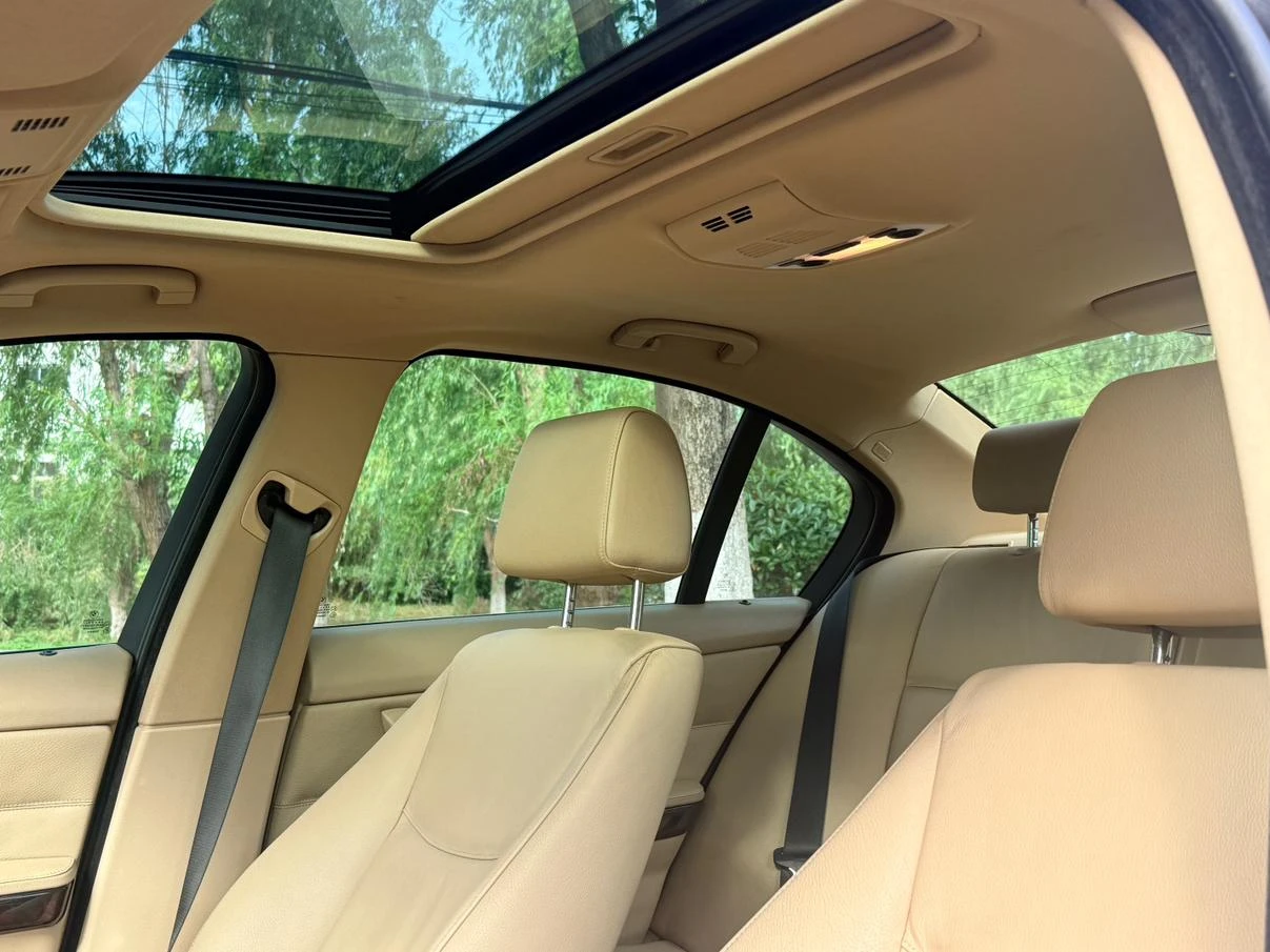BMW 325i   - exterior