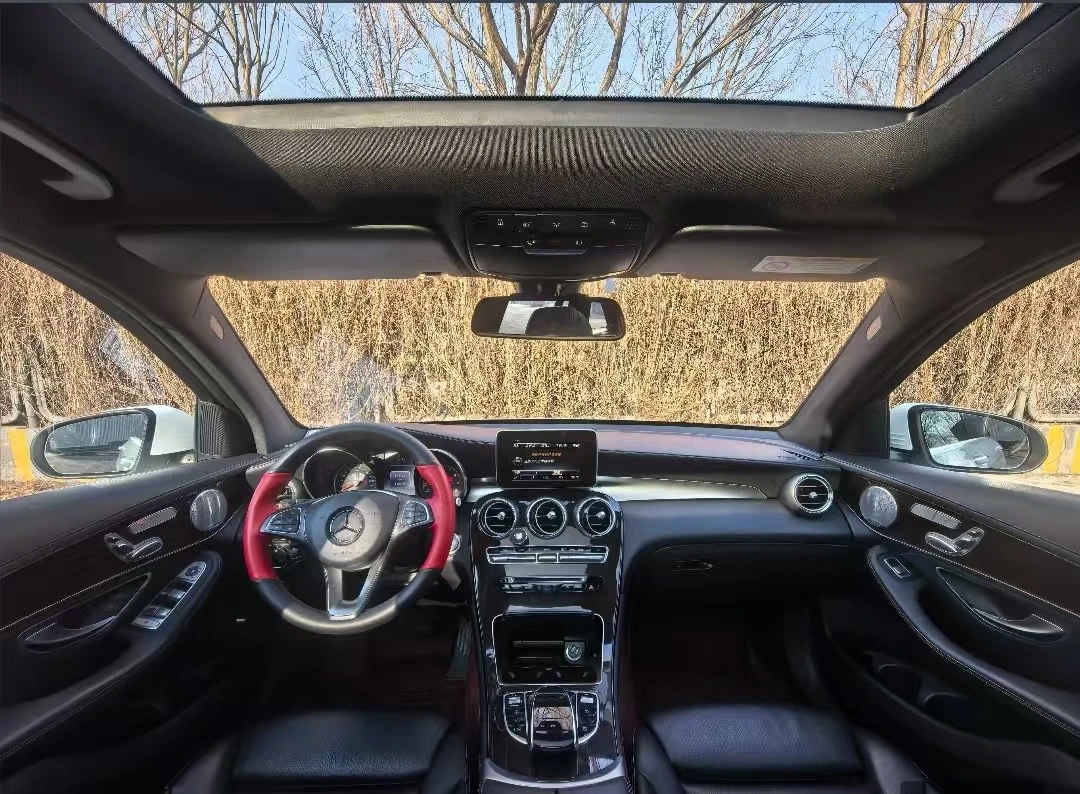 Mercedes-Benz GLC260 - interior