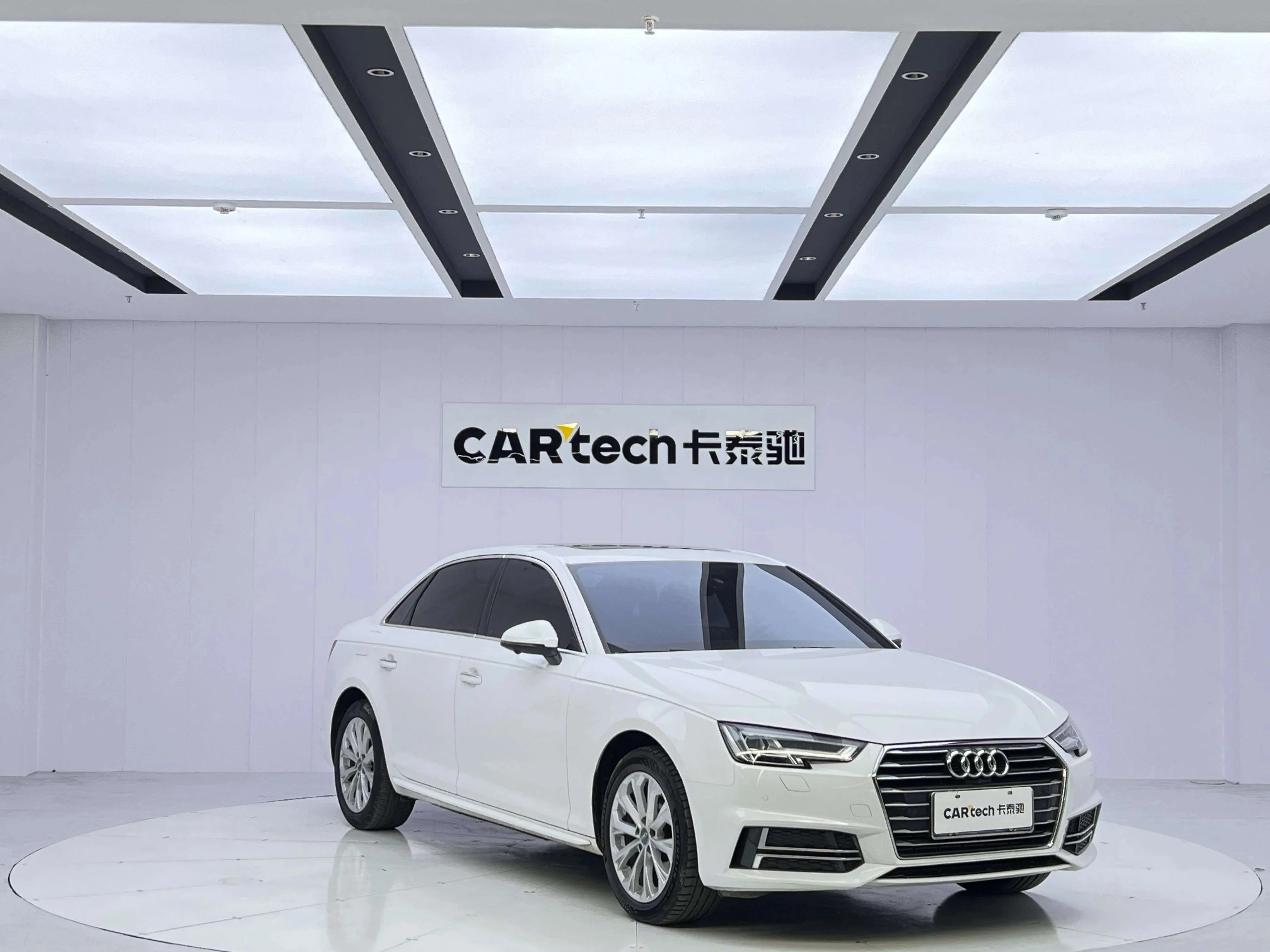 Audi A4L 40TFSI Premium