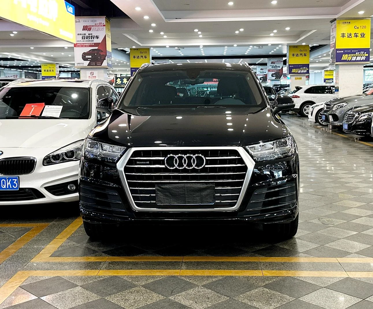 Audi Q7 45 TFSI S line Sport - exterior