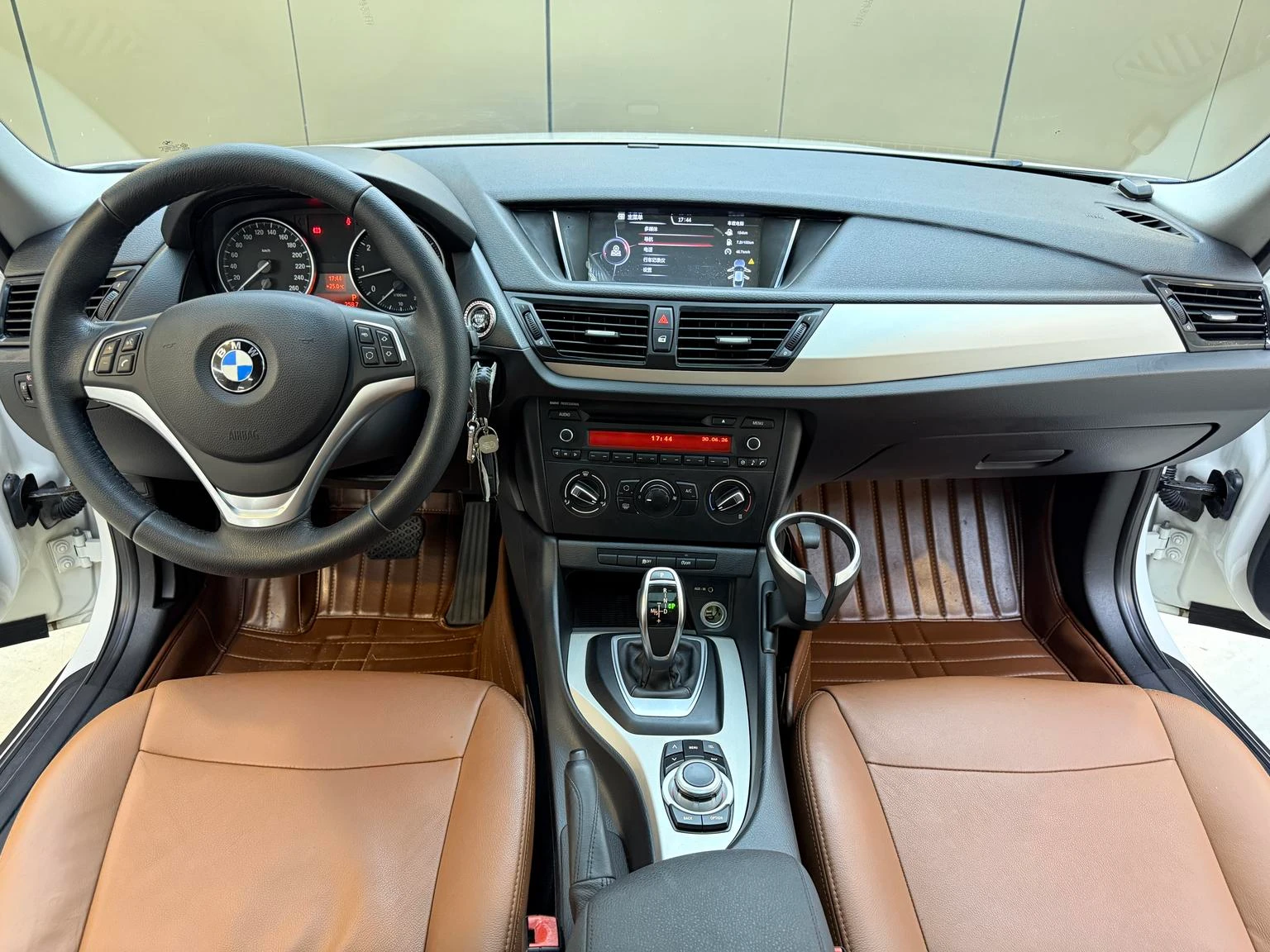 BMW X1 sDrive18i  - interior