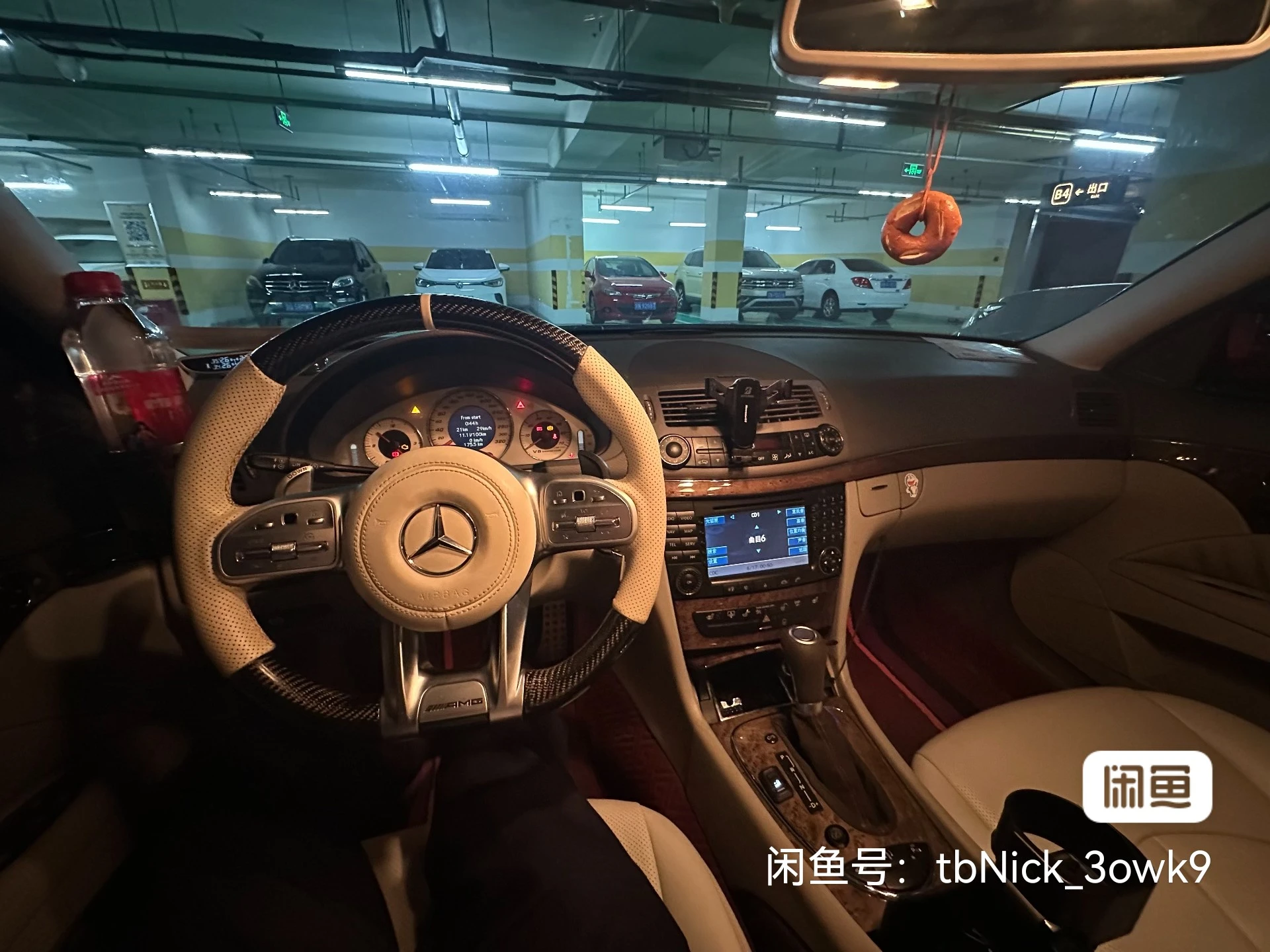 Mercedes-Benz E280  - interior