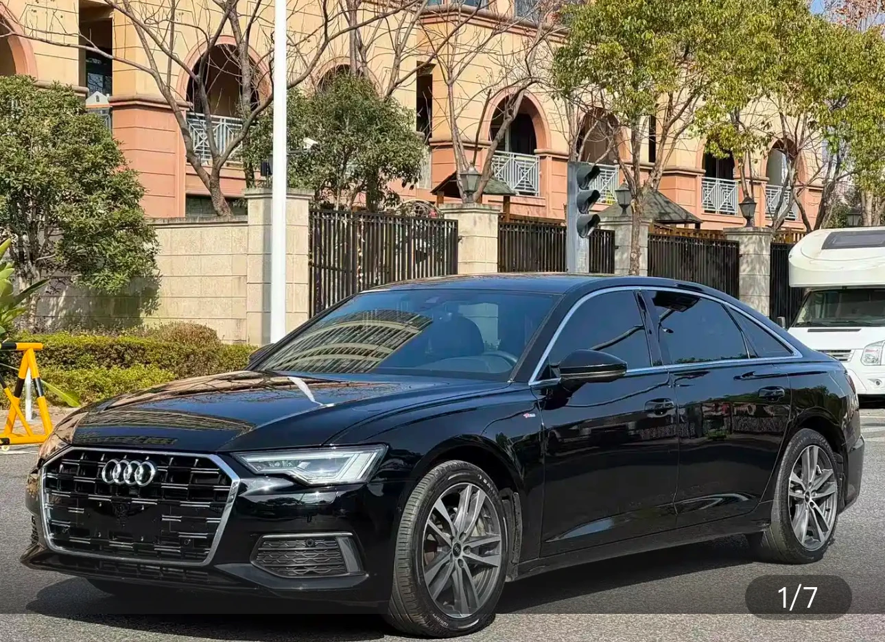 Audi A6L 40 TFSI Luxury Sport Trim