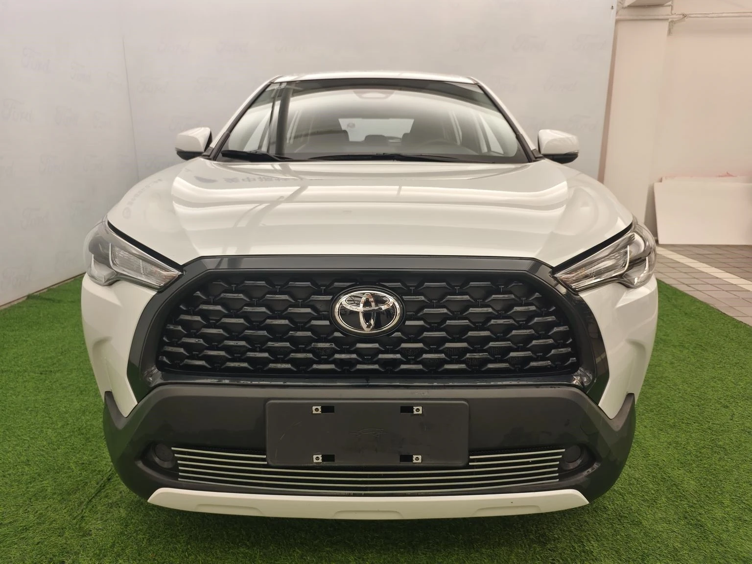 Toyota Corolla Cross 2.0L Intelligent Hybrid Pioneer Edition - exterior