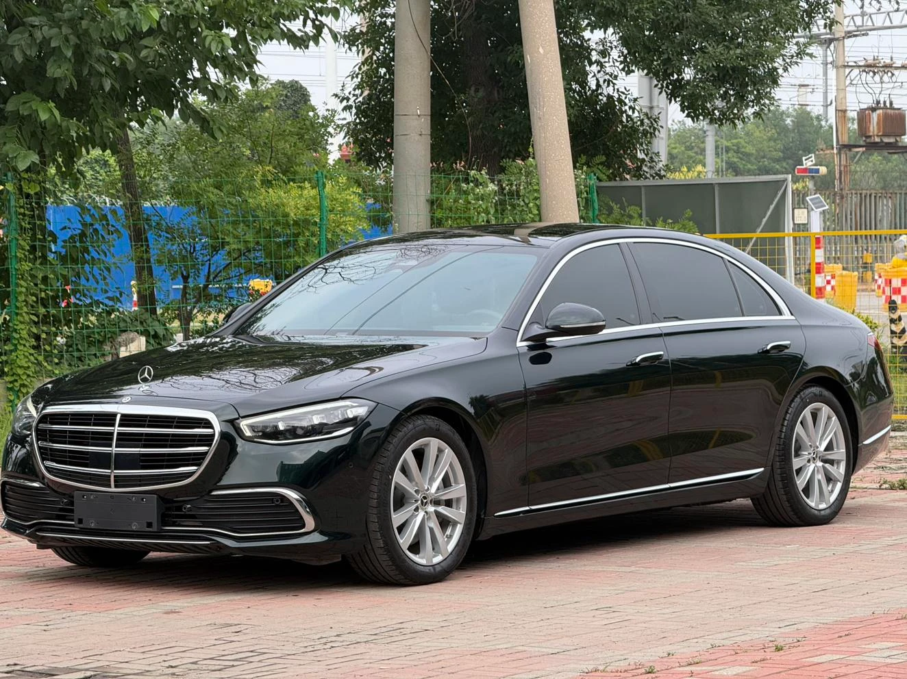 Mercedes-Benz S-Class 400 L