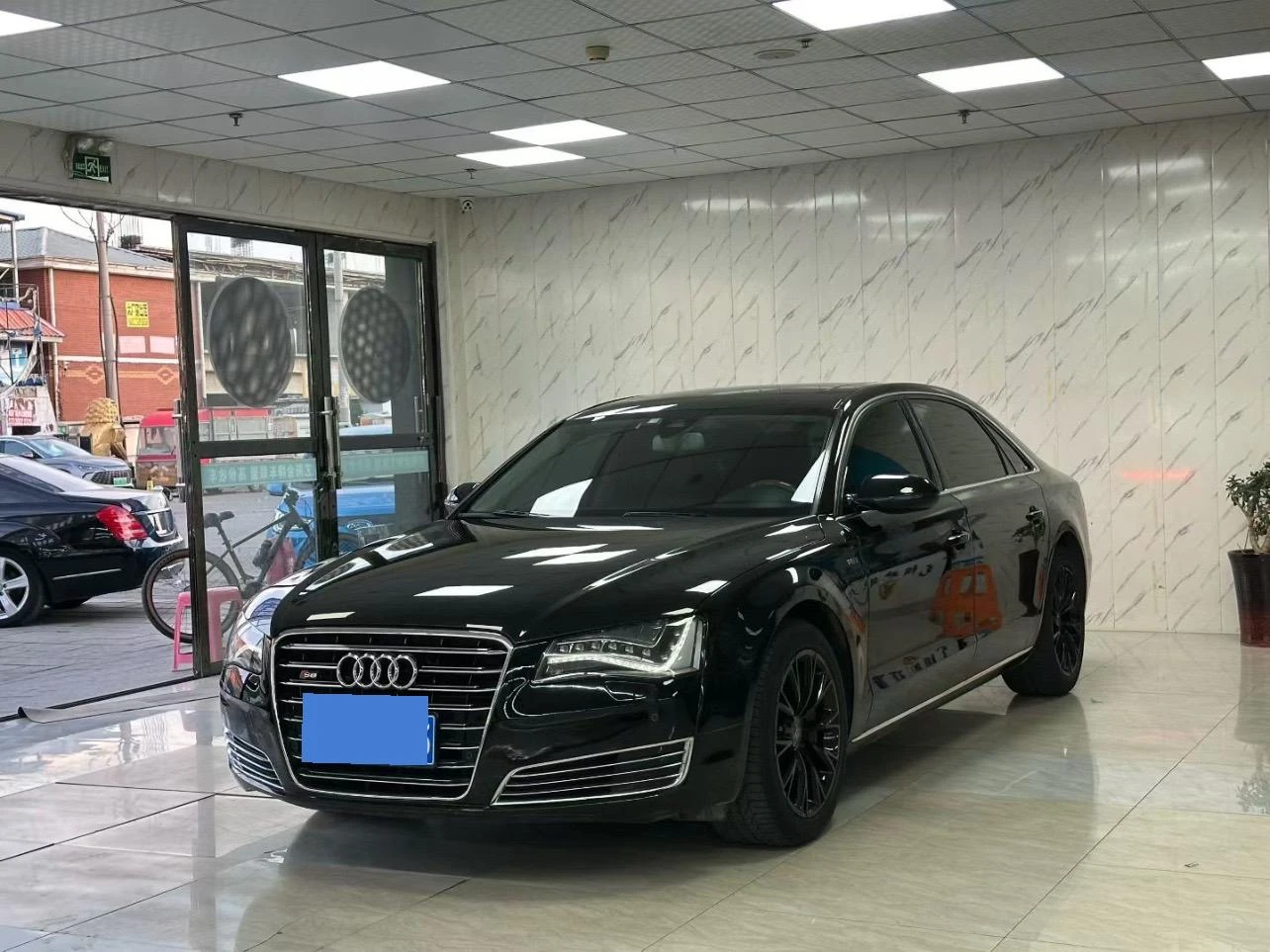 Audi A8L 55 TFSI quattro